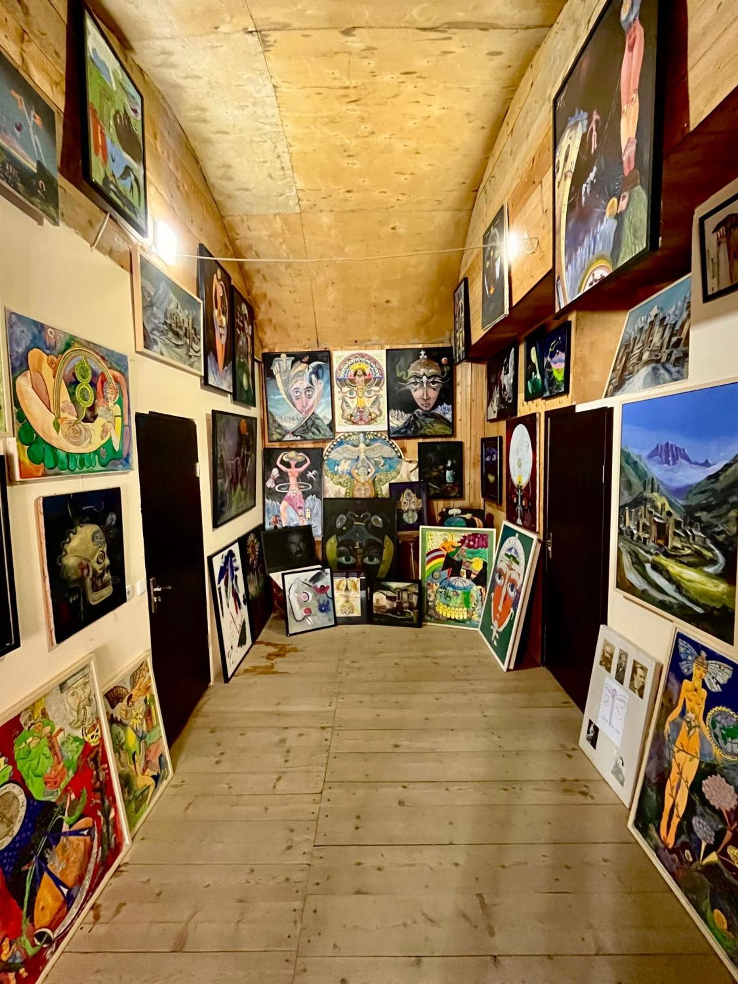 Gamarjoba Guest And Art House Hotel Ushguli Luaran gambar