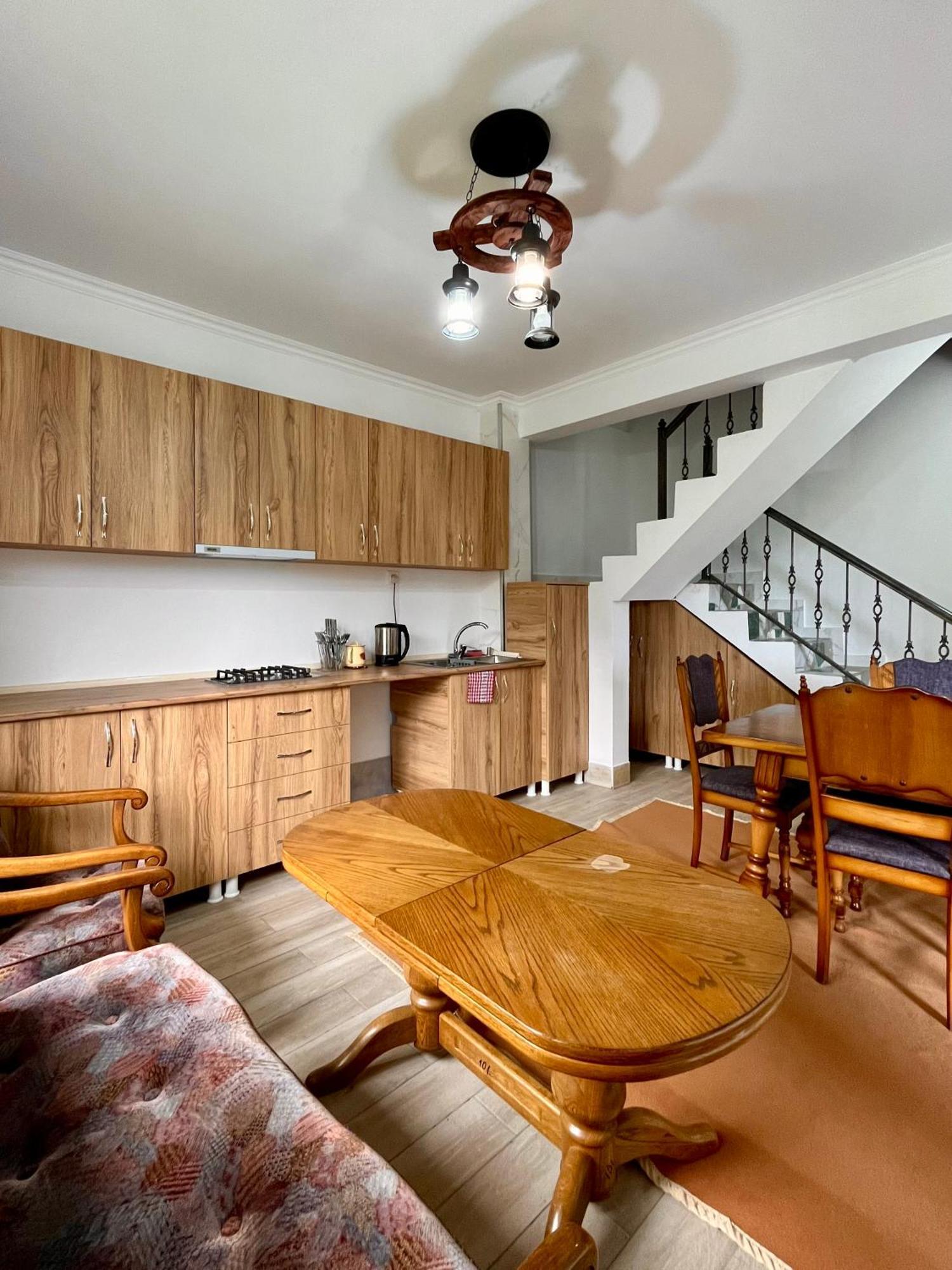 Gamarjoba Guest And Art House Hotel Ushguli Luaran gambar