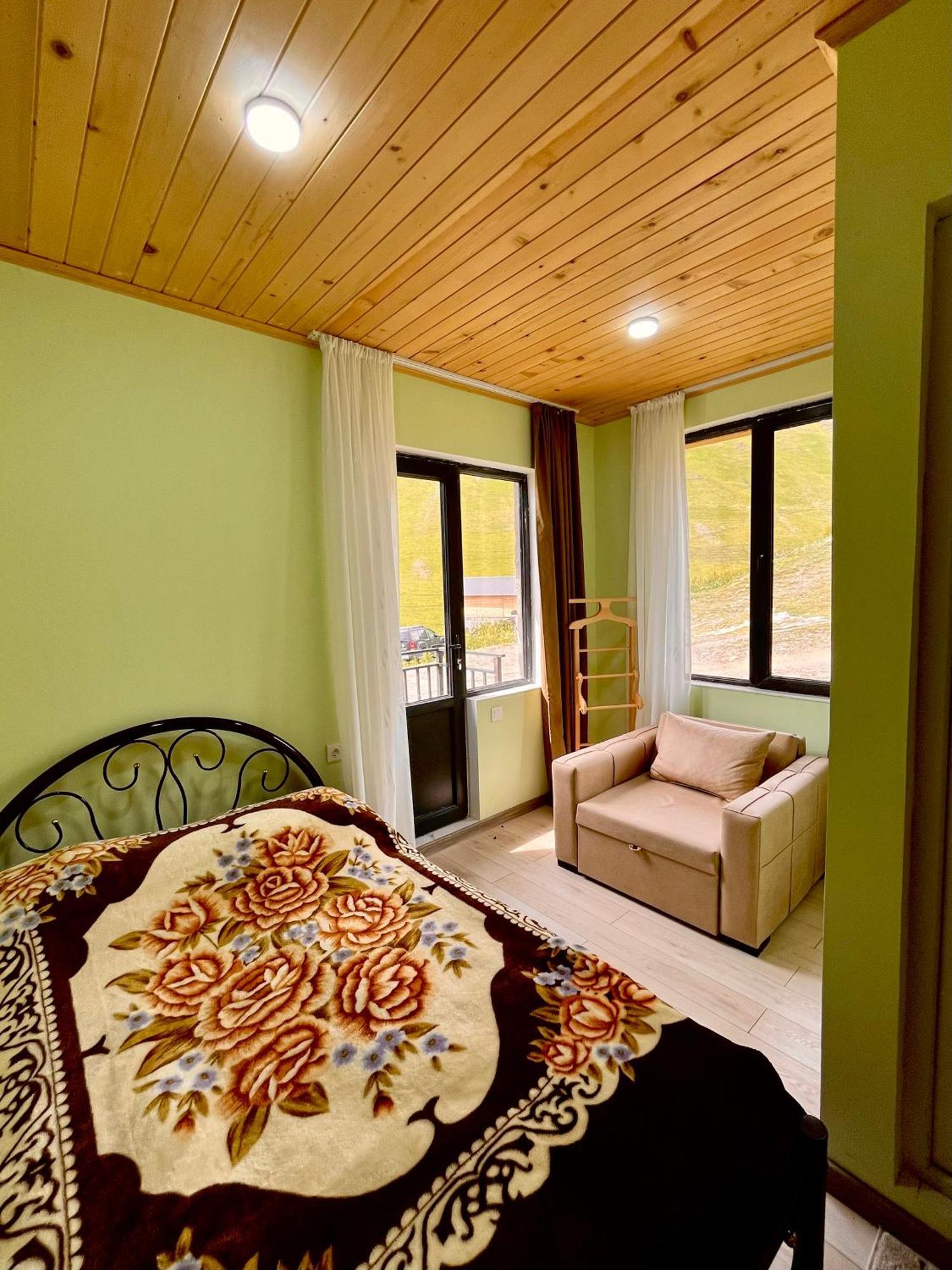 Gamarjoba Guest And Art House Hotel Ushguli Luaran gambar